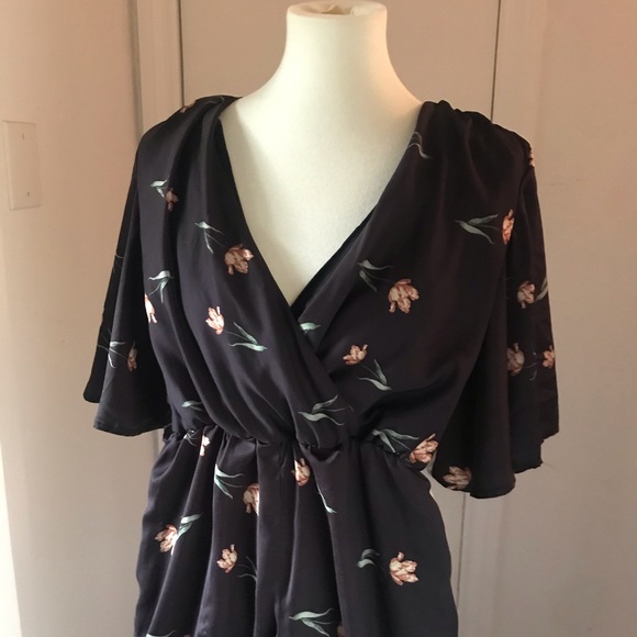 OML, bell sleeve, floral romper - Picture 2 of 5